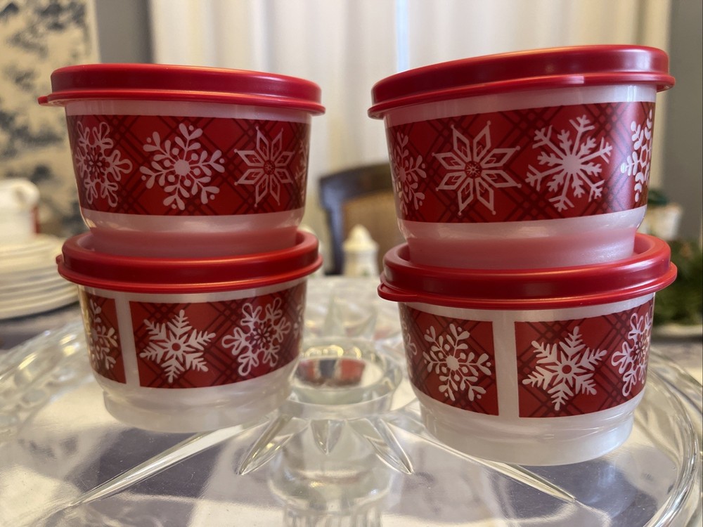 Tupperware 4 Pc Christmas Snack Set