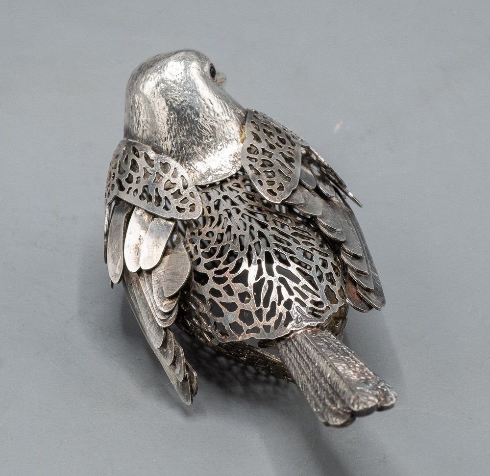 READ - Christofle Lumiere D'Argent Collection Sitting Bird Silverplate France