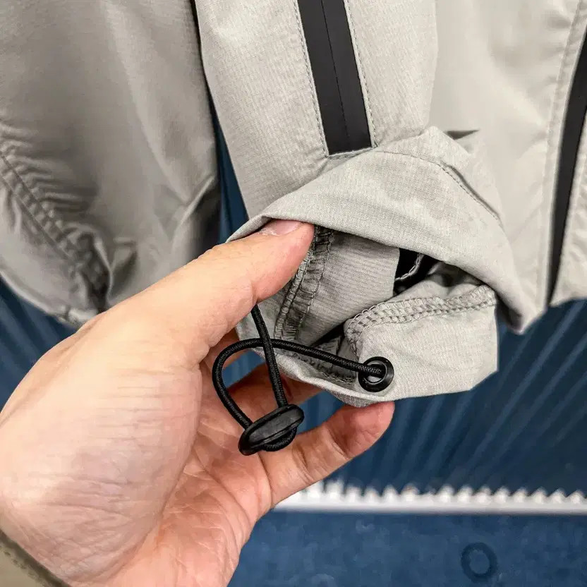 New Rain String Windstopper AF334