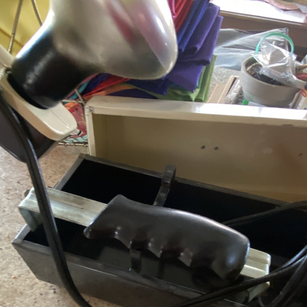 Studio Continuous Lighting Unit, 3 Bulbs, Black/White, AC-Powered, Carry Case