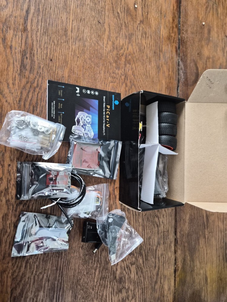 Sun Founder Smart Video Car Kit Version 2.0 for Raspberry Pi NEW COMPLETE