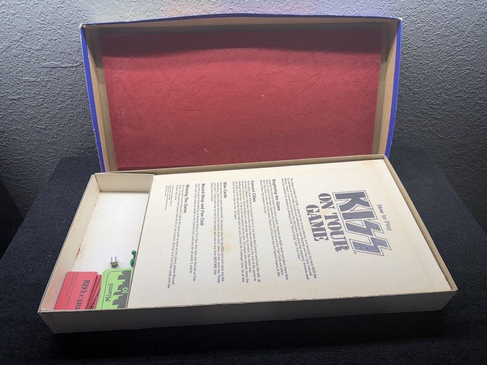 1978 KISS ON TOUR BOARD GAME Aucoin
