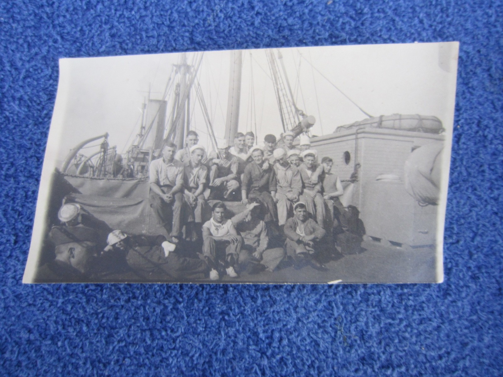 LOT OF 10 PRE WW1 (LATE 1900S) - PERSONAL U.S. NAVY CREW PHOTOGRAPHS (1 DUP.)