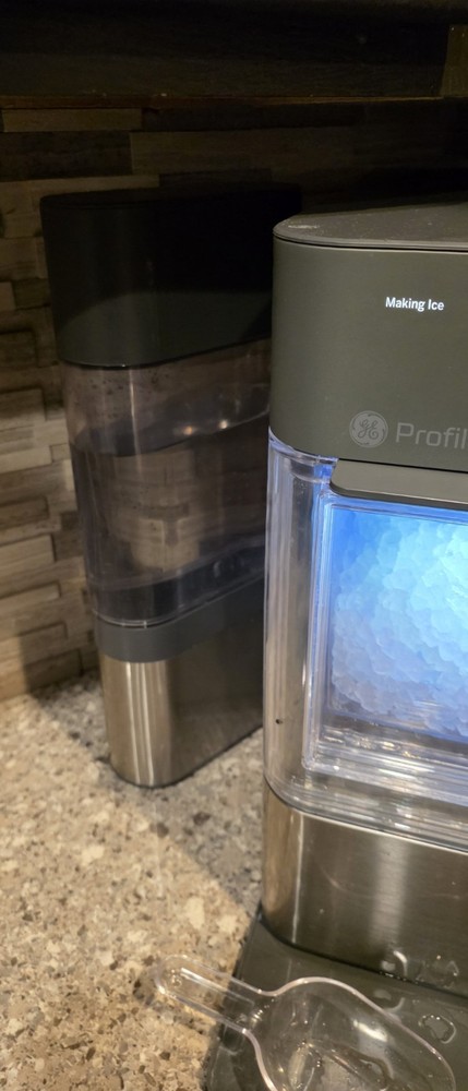 GE ICE MAKER 🧊