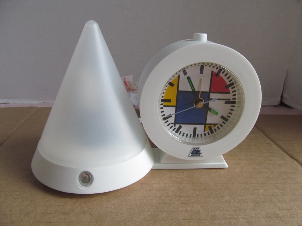 Syfi Space 1999 Alarm Clock & Night-Light White