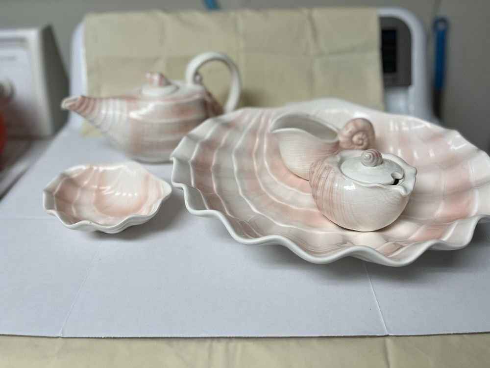 OTAGIRI PORCELIAN VINTAGE SEAFOOD GROUP SET.