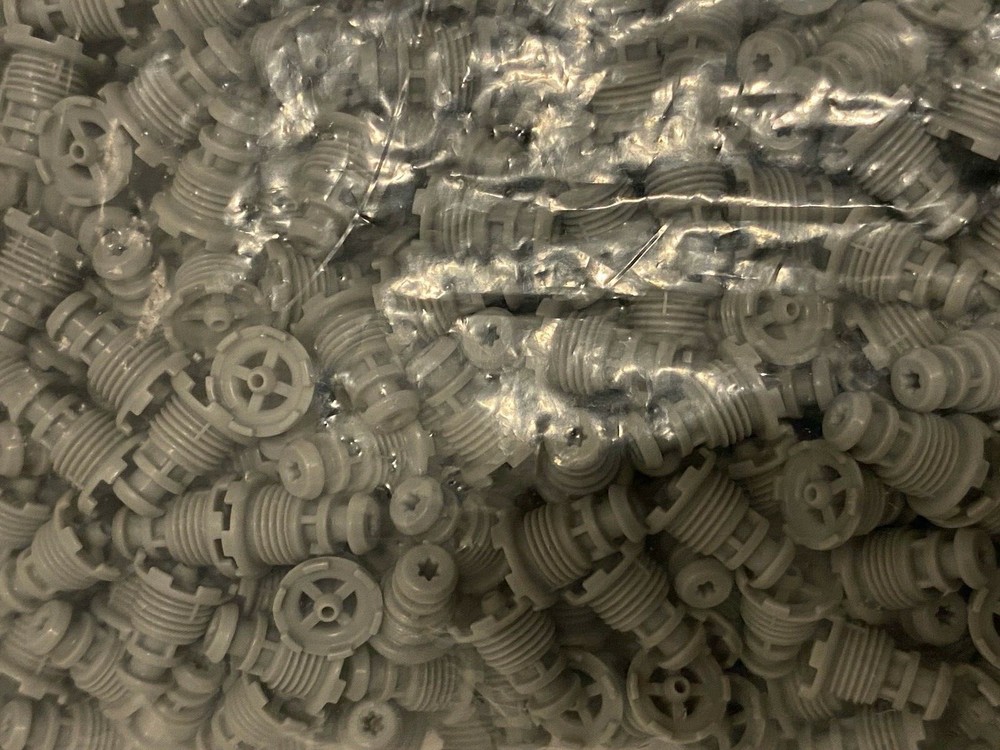 50007595 Adjustable Servo Seat with Coring - 1250Pcs - New