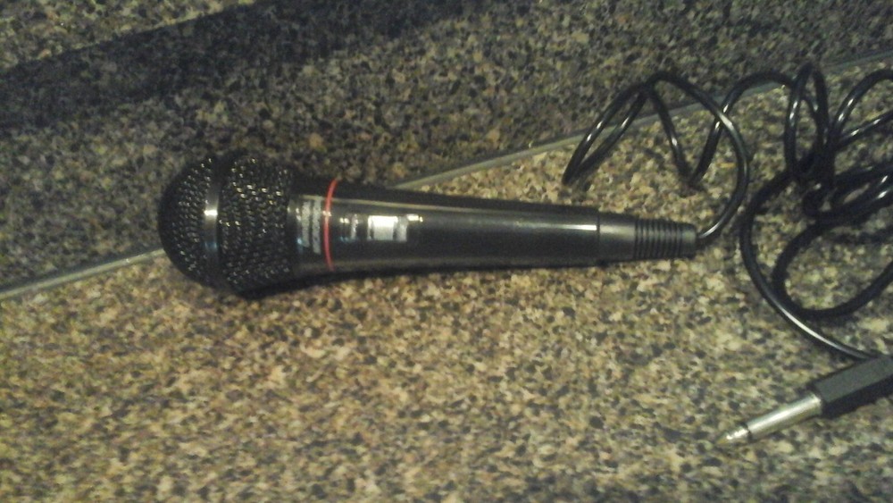 Handheld Wired Universal Microphone Audio Karaoke Singing