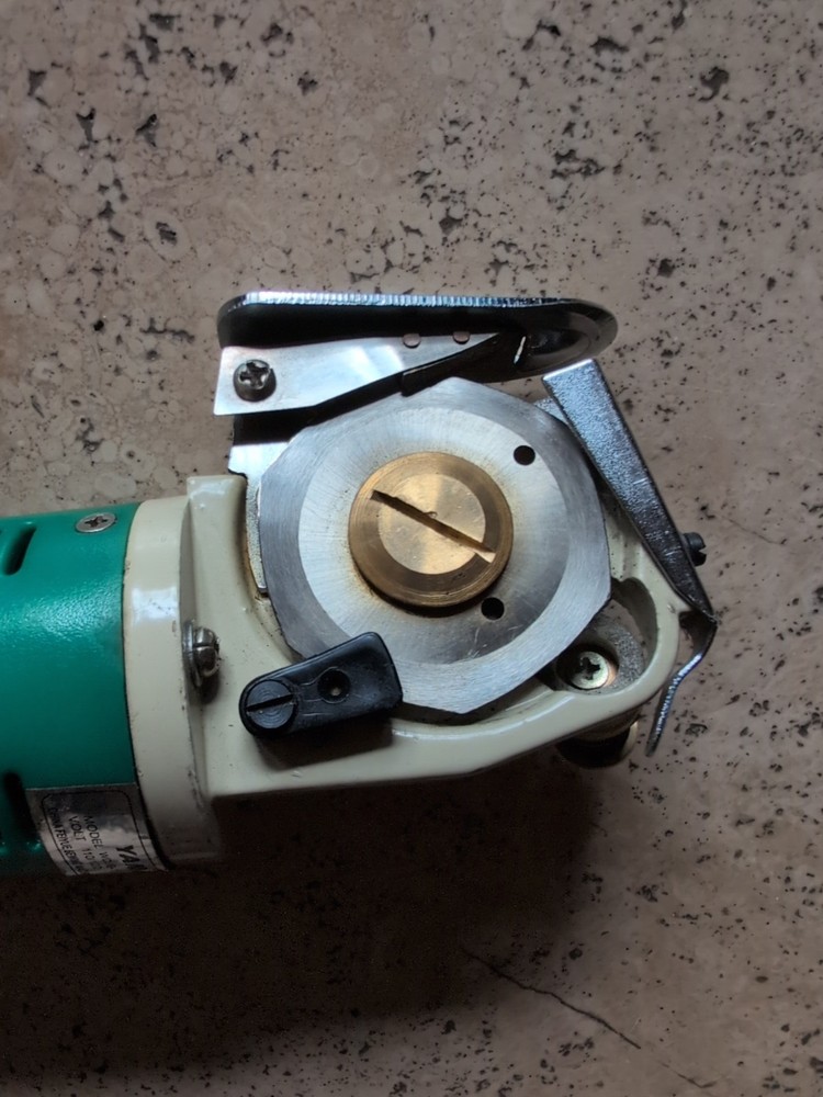 Yamata FY8-1 Cutting Machine