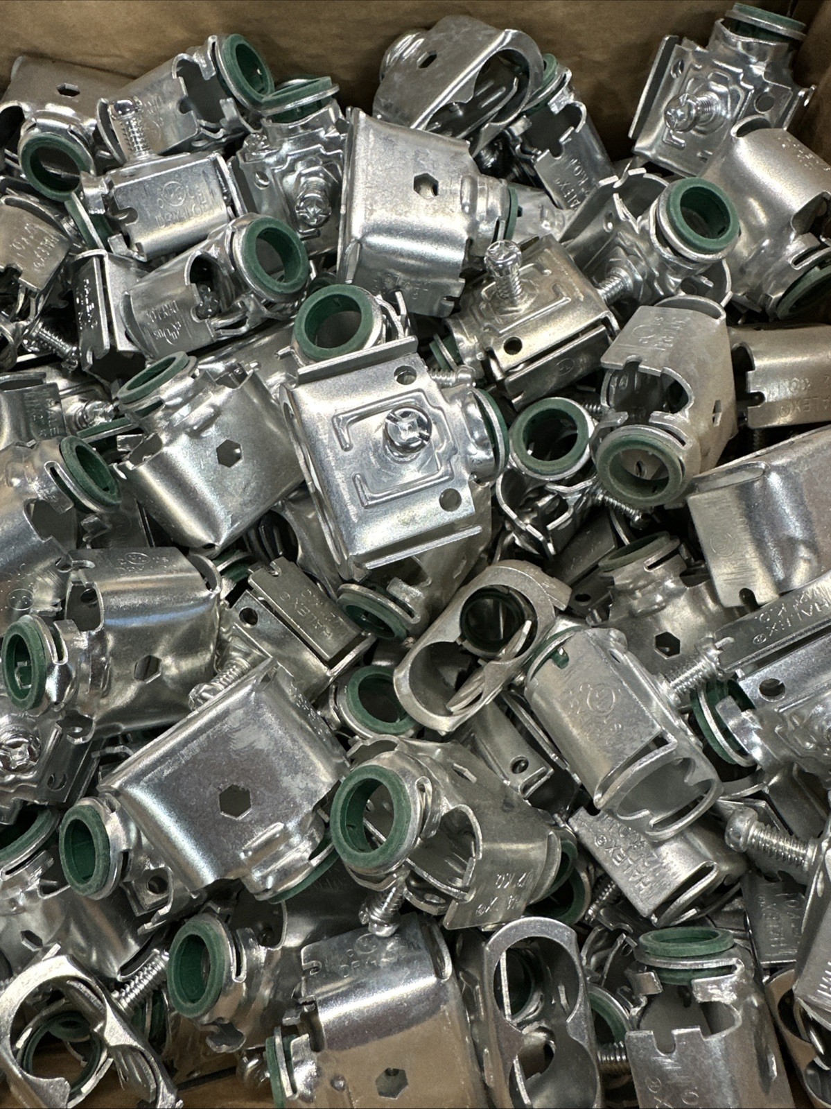 🔴(QTY 25) HALEX 65805BK MC Connector Duplex 3/8” Cables To 1/2” Hub Snap-In‼️