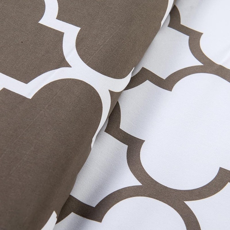 Soft Quatrefoil Pattern Down Alternative Reversible 3Pc Comforter Set Full/Queen