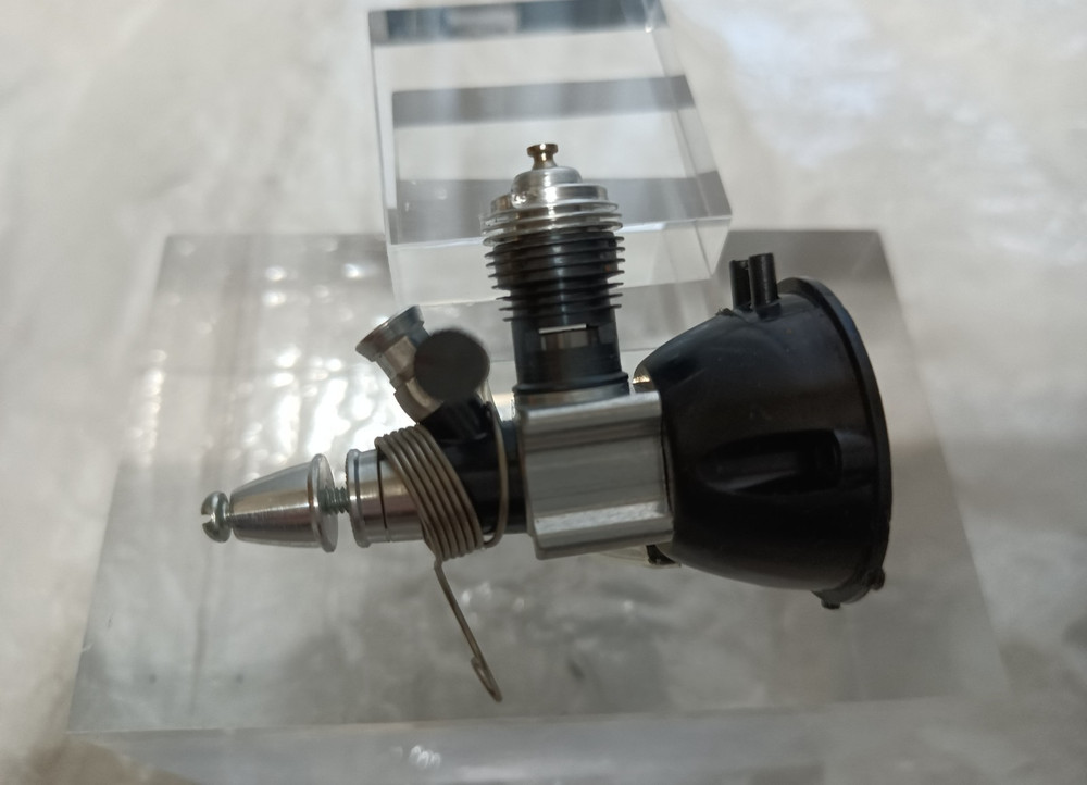 COX TEE DEE .010 No.130 Model Airplane Engine Unused Mint Condition