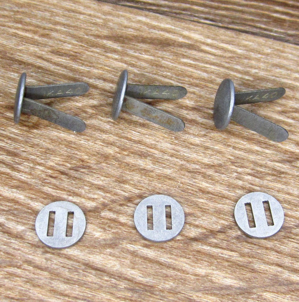 WW2 german helmet split pins. REPLICA IKA40!