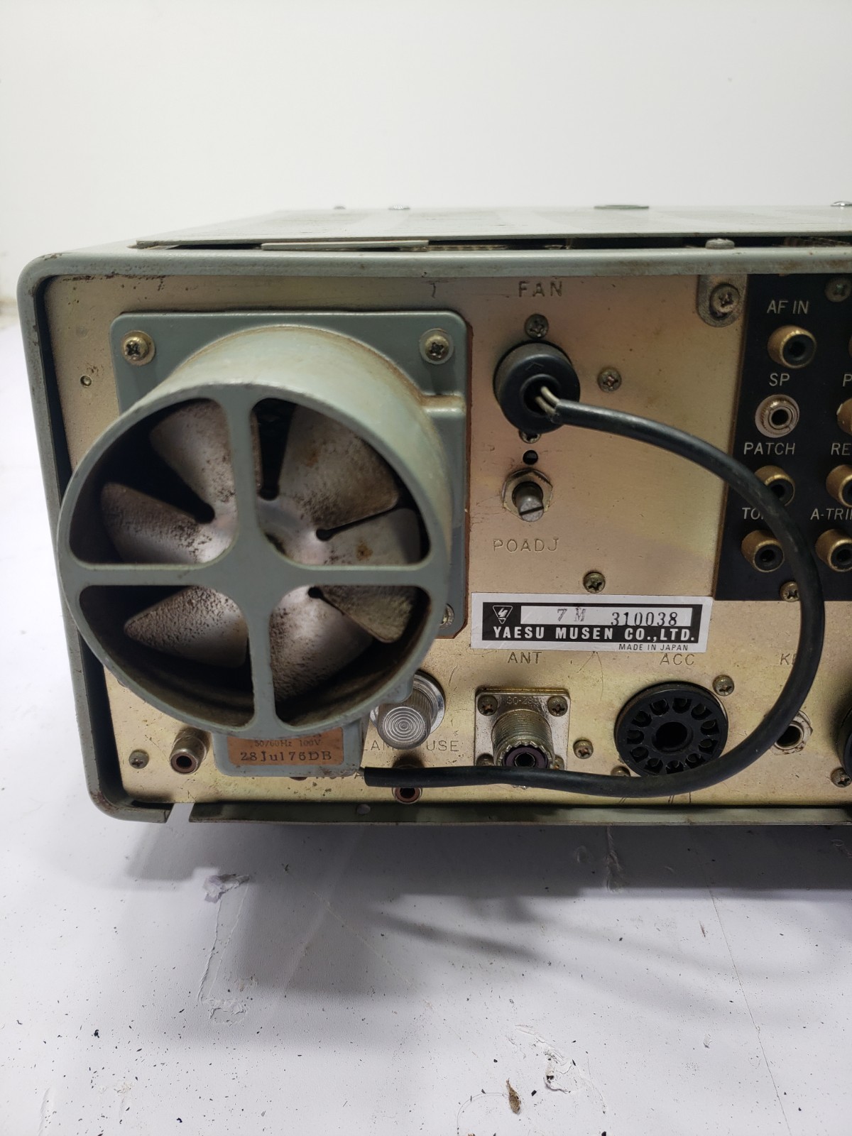 Vintage Yaesu FT-101E Hybrid SSB Transceiver AC 100-234V Made In Japan Untested