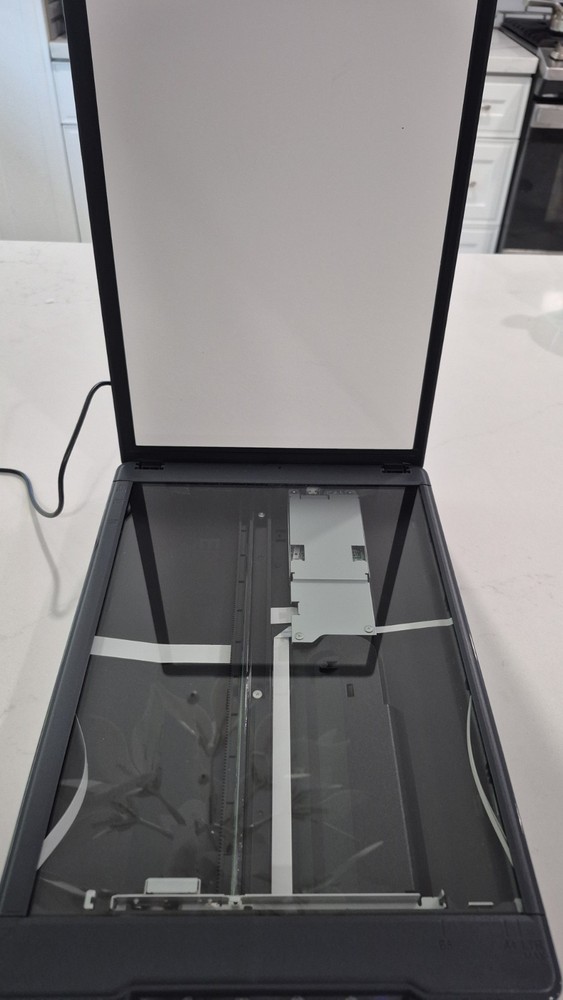 Epson Perfection V39 Flatbed Scanner - Black TESTED - WORKS!