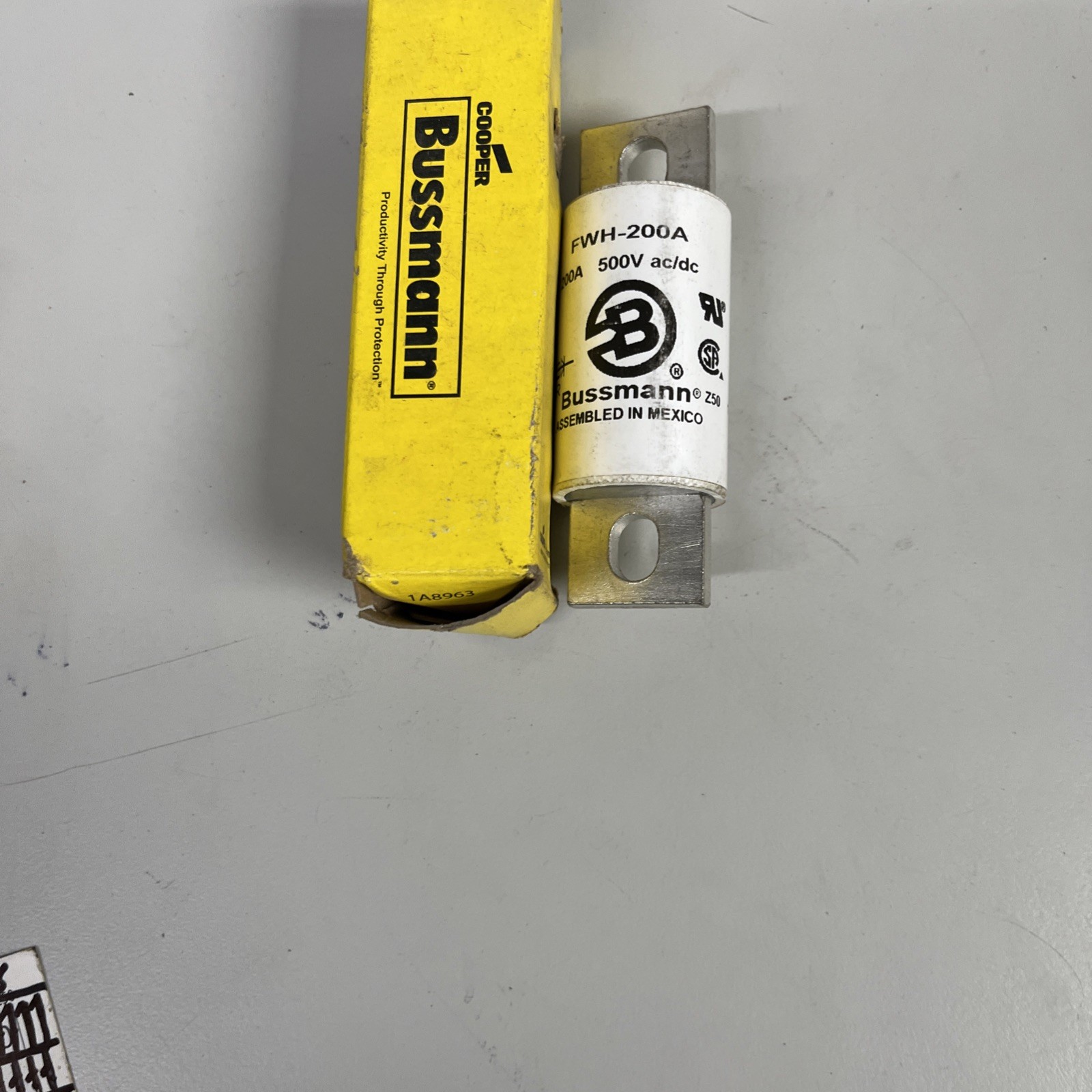 New In Box BUSSMANN FWP-200A Fast Fuse