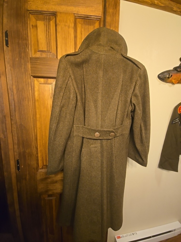 WWII dated 1943 Size 34/S Brown buttons wool overcoat.