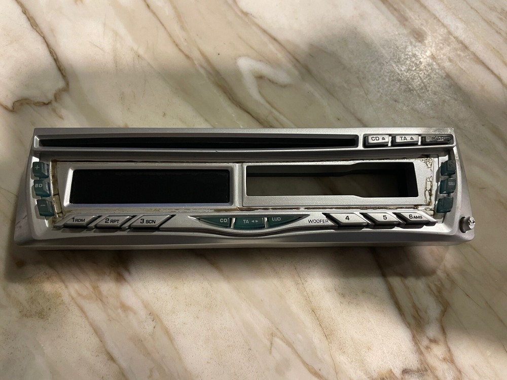 PYLE PLUS PLCDCS90 CAR STEREO PYLE PLUS PLCDCS90 ONLY FACEPLATE OEM🟠