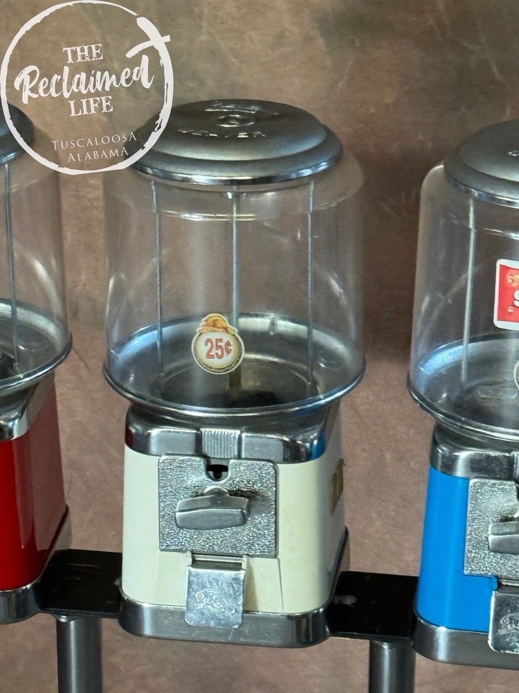 Beaver Vending Machine Lot 6 Machines 2 Stands