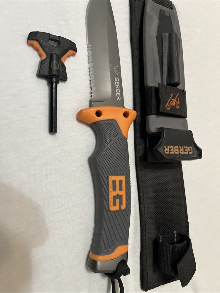 Gerber Bear Grills Basic 8-Piece Survival Kit Mini Knife, Fire Starter, Whistle