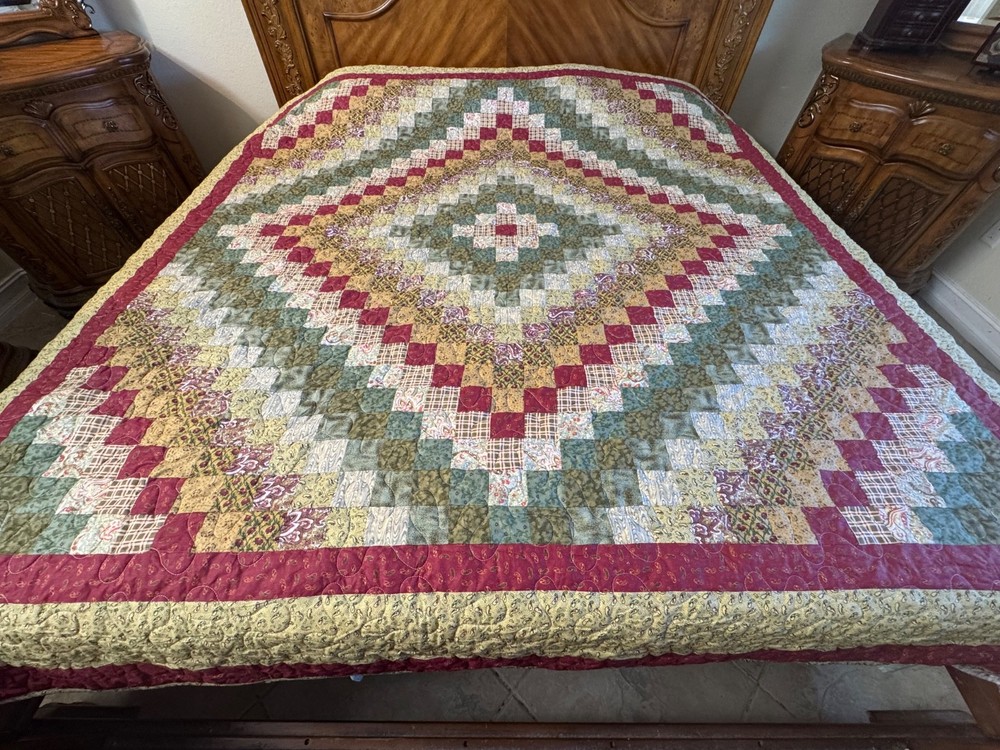 Queen Size  Machine Pieced And quilted  Patchwork Quilt one left