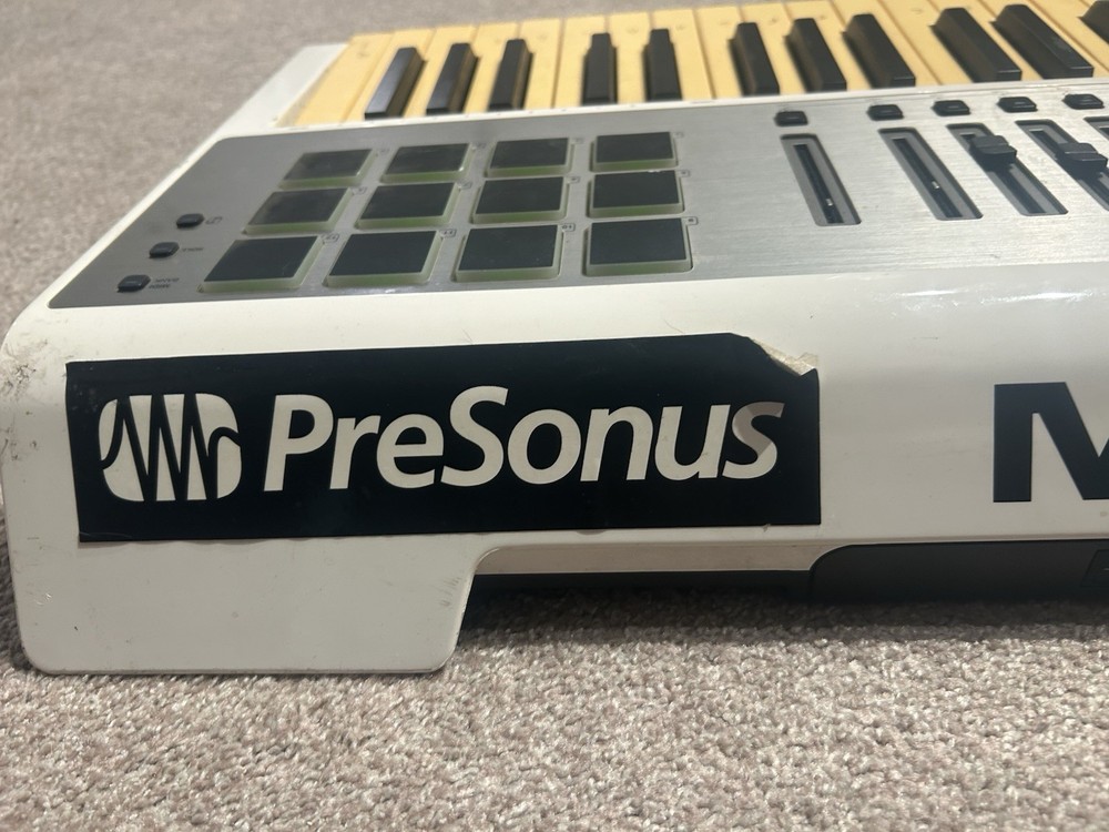 M-Audio Axiom 49 MIDI Keyboard Controller – Used