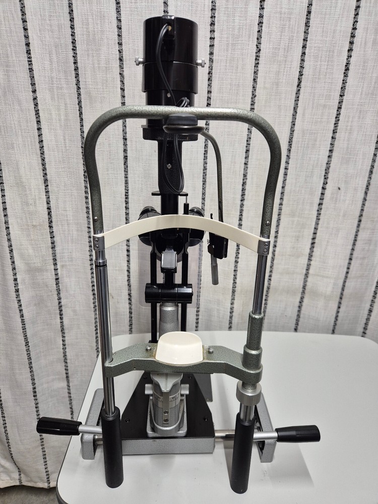 HAAG-STREIT BERN Slit Lamp B900
