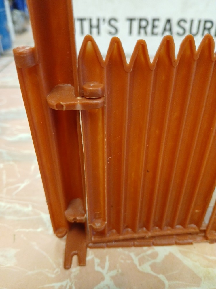 Marx Fort Apache Play Set Gate With Doors Brown DAMAGE READ