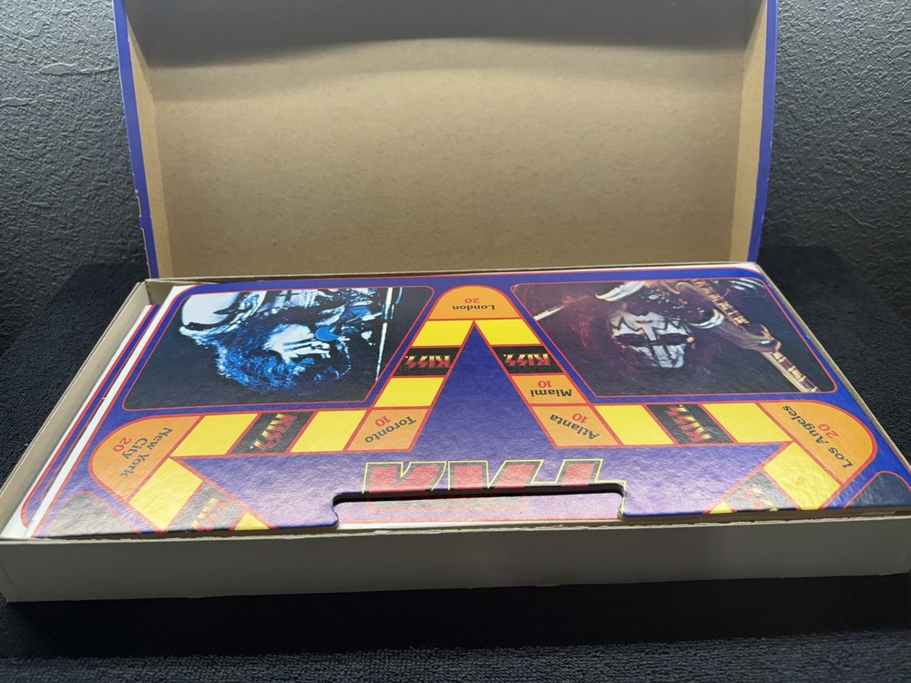 1978 KISS ON TOUR BOARD GAME Aucoin