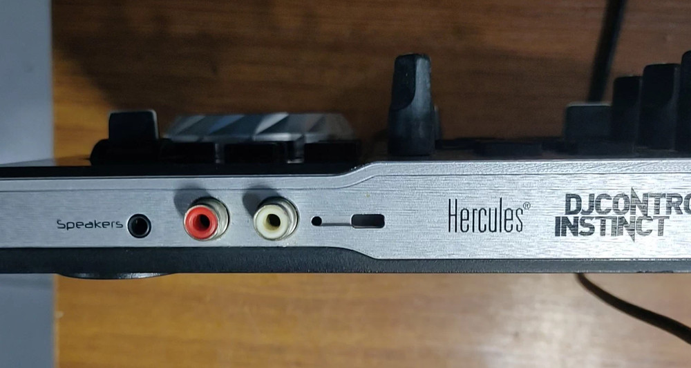 1pcs Hercules DJControl Instinct Mixer Console