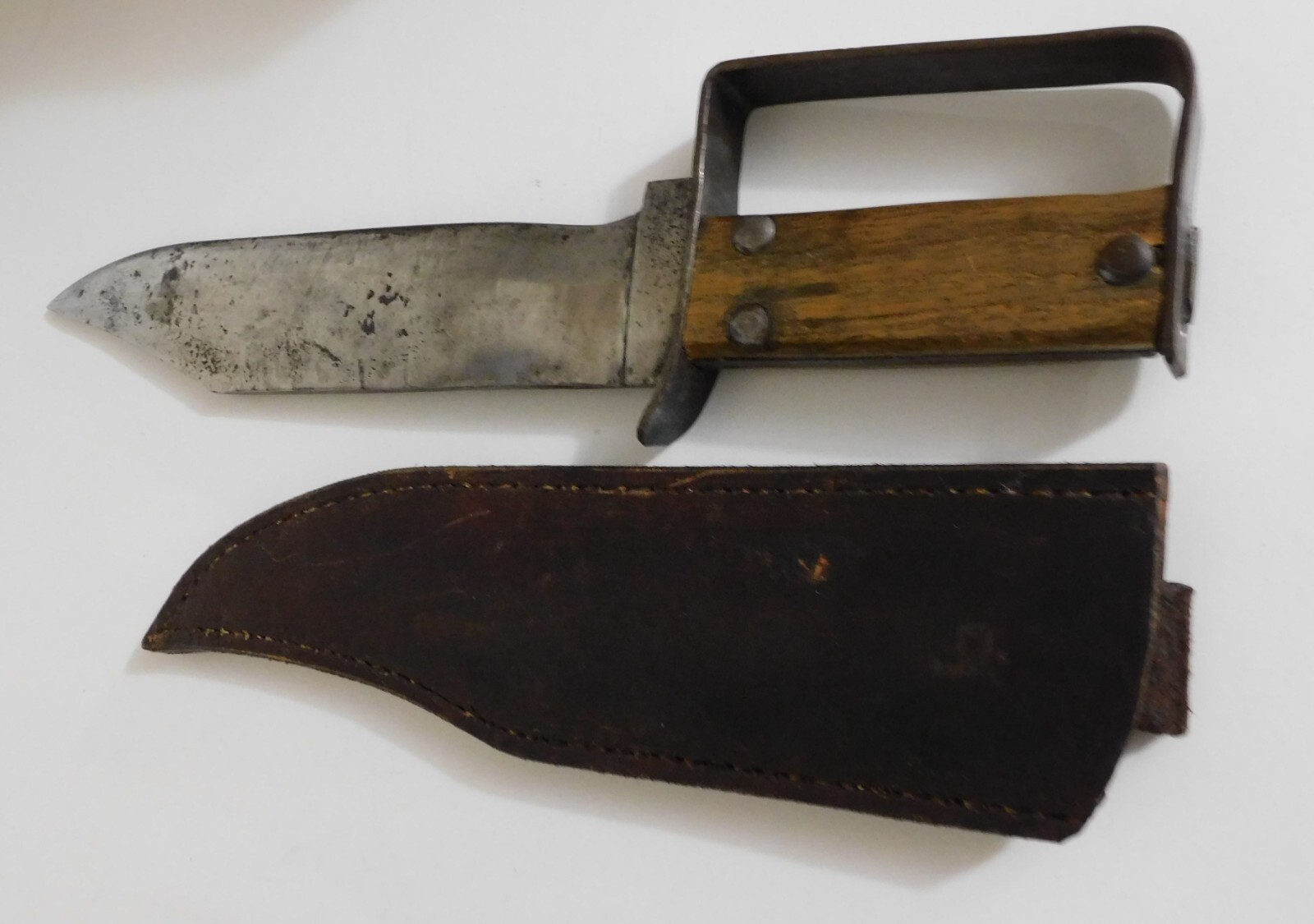 Vintage, Bowie D-Guard Clip Point, wood handle, steel blade 15 1/2"