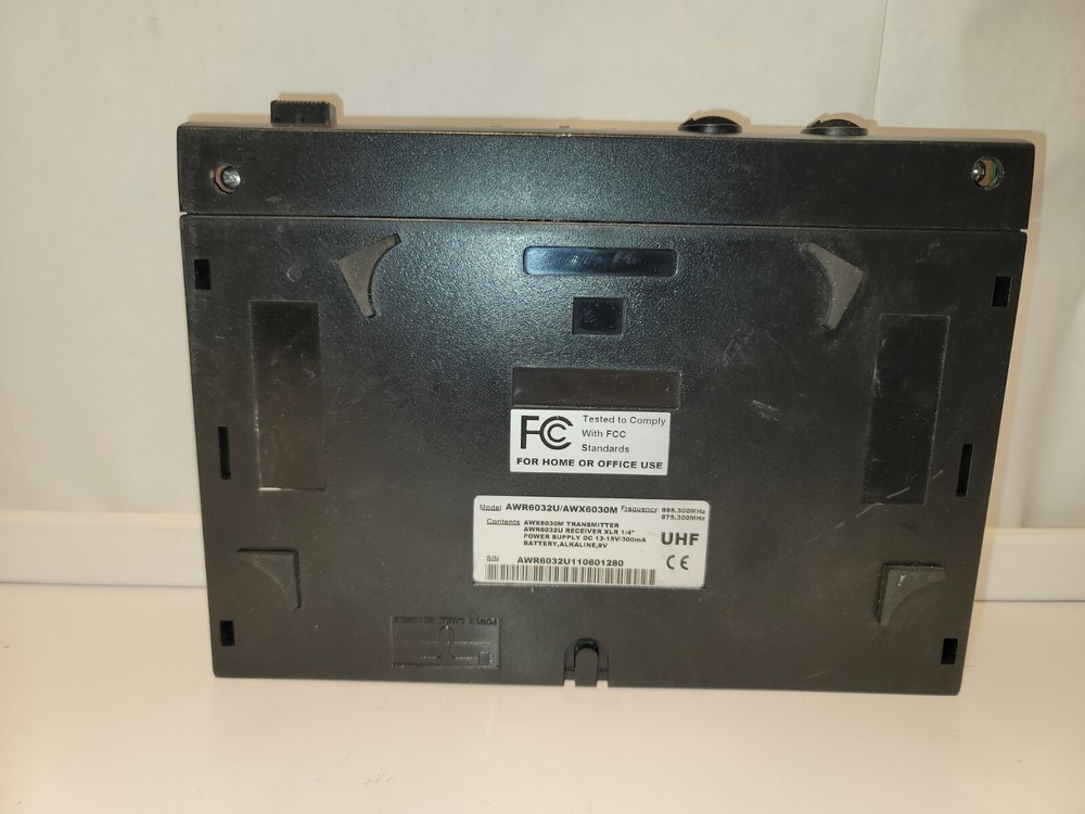 Audio 2000's AWR6032U/AWX6030M UHF Wireless Receiver Untested