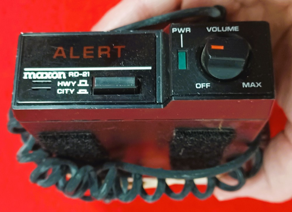 Maxon RD-21 Radar Detector Mini Black w/ Clip & 12 Volt Plug Cable Working