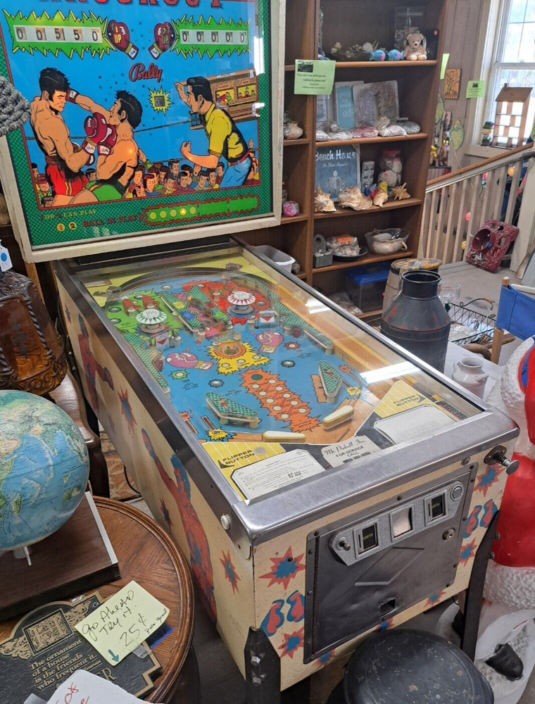 Vintage KnockOut pinball machine - WORKS