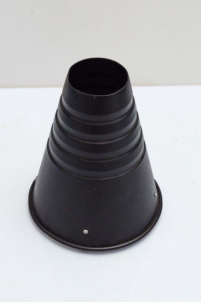 Bowens snoot.   Photography Studio Lighting