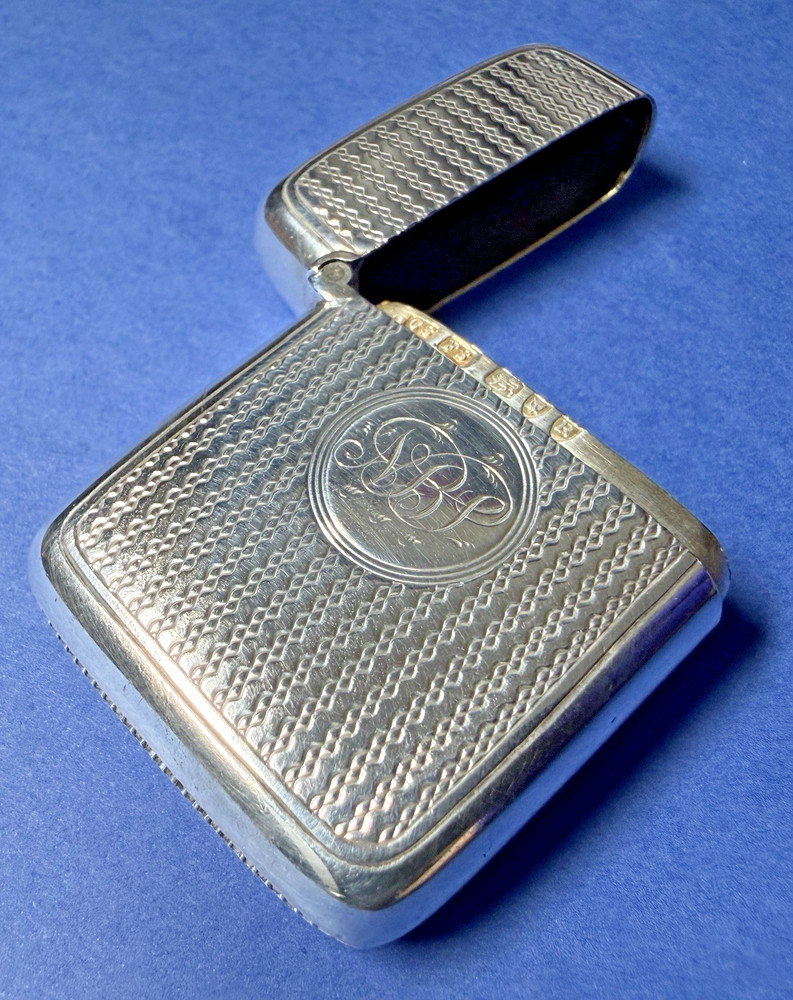 VICTORIAN SOLID SILVER WIDE VESTA CASE LONDON 1892 BY SAUNDERS & SHEPHERD