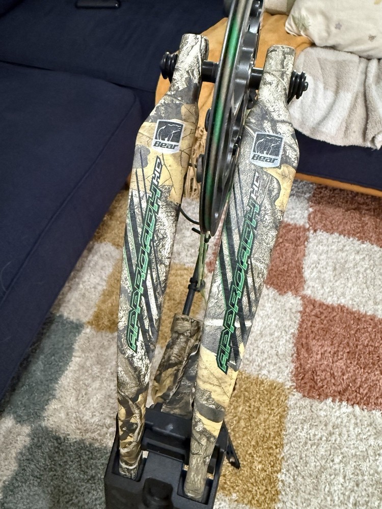 Bear archery Approach HC Compound Bow – RH – 60lb