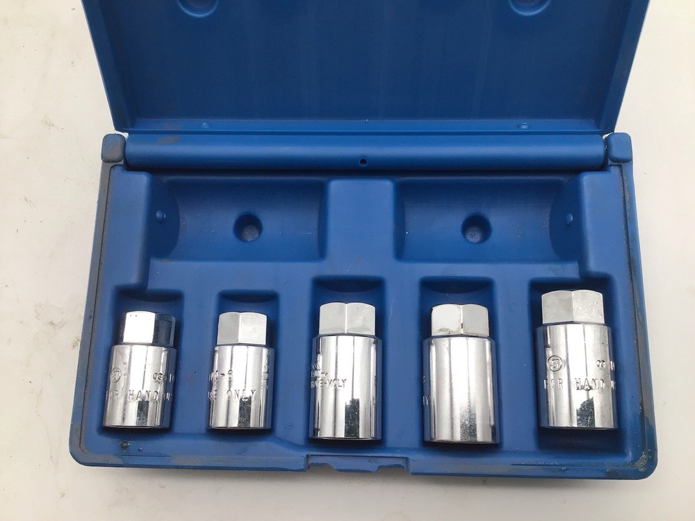 AST Metric Stud Extractor Set #201