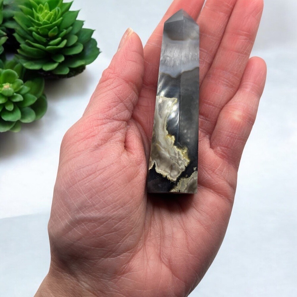 Volcano Agate Tower UV Reactive (#1)