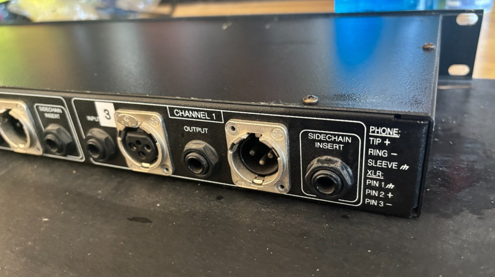 dbx Professional products 166A Compressor Limiter