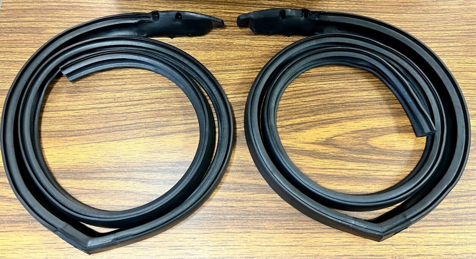 69-72 A BODY ROOF RAIL Seals Weatherstrip 2 Door Chevelle Skylark Pair IN STOCK