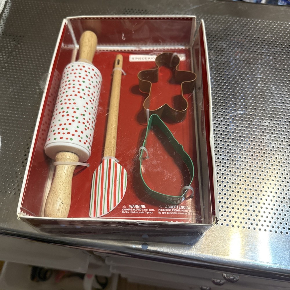 4 Piece Kid’s Holiday Baking Set