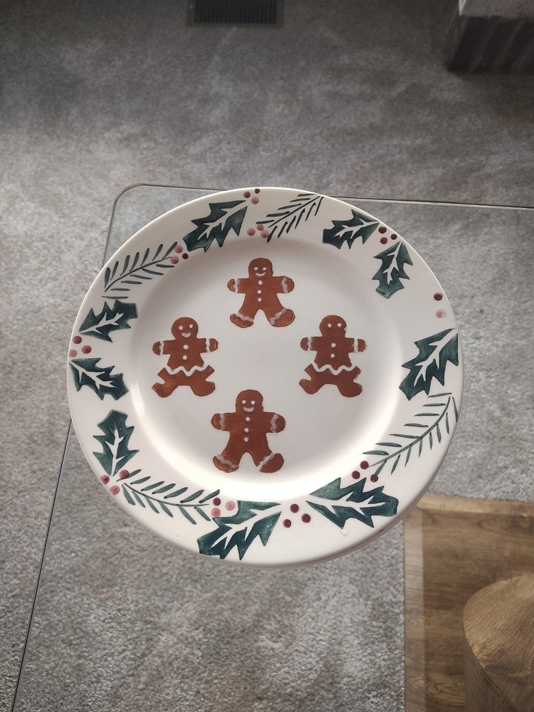 Gingerbread Men by Cook's Bazaar Set 8 Dinner Plates