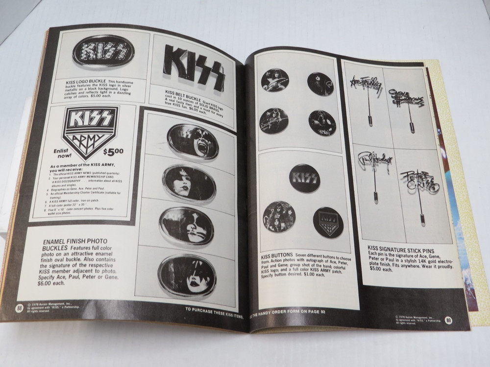 KISS MEETS THE PHANTOM MAGAZINE 1978 AUCOIN