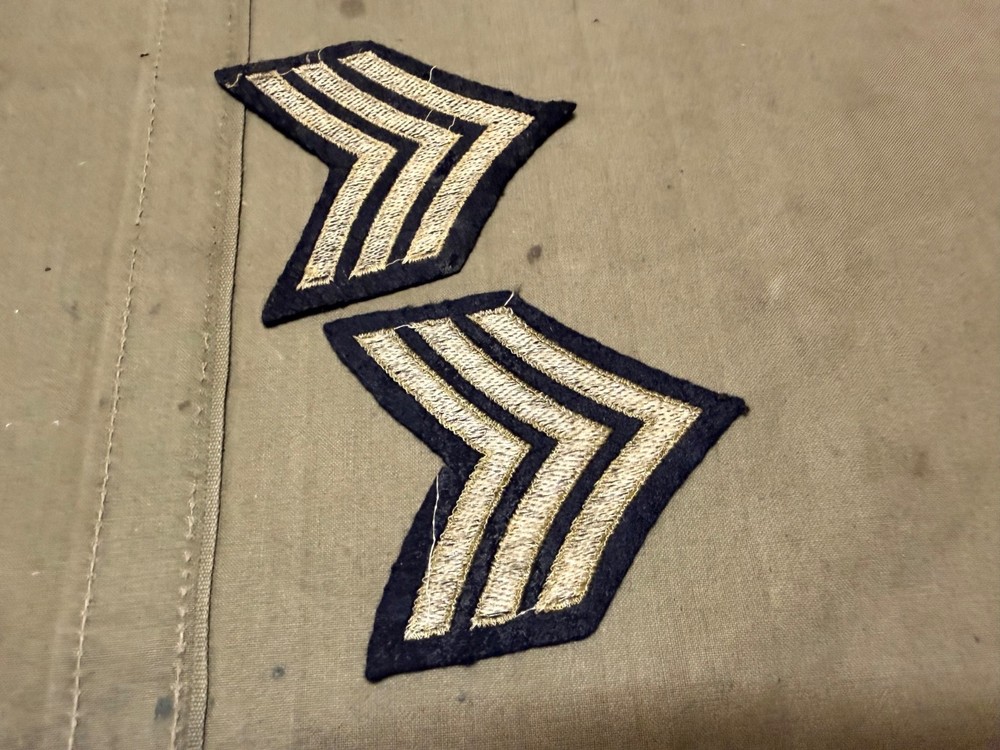 ORIGINAL WWII US ARMY SERGEANT SLEEVE RANK WOOL CHEVRONS