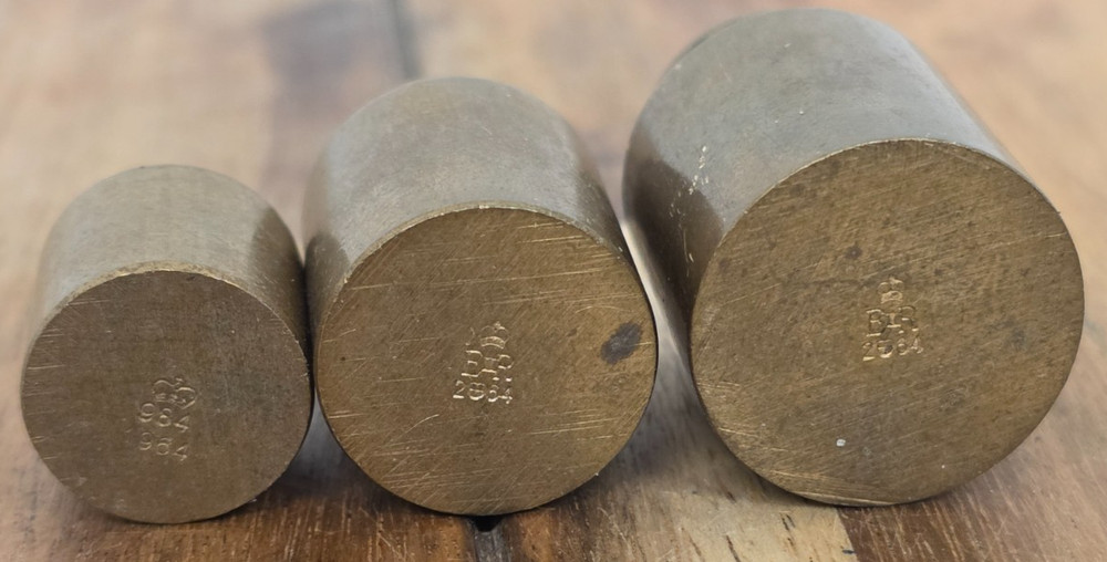 Brass troy weights 1oz 2oz 3oz E II R crown