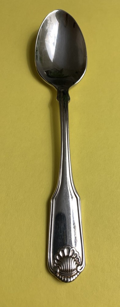 CLASSIC SHELL Pattern Tea Spoon ONEIDA Stainless Steel 18/10 Cube Mark