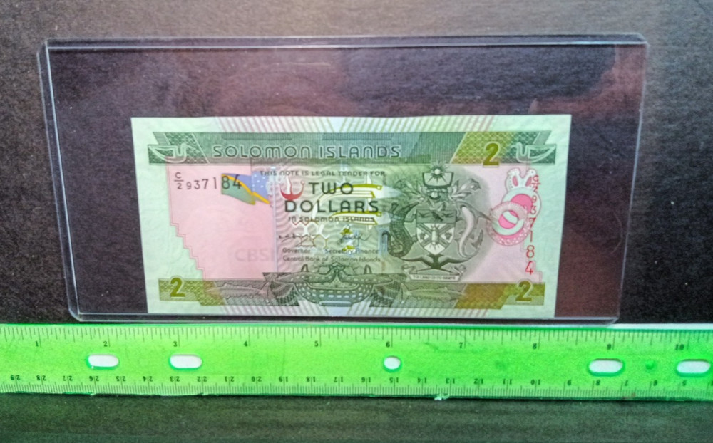 Solomon Islands(1998 not sure) 2 Dollars UNC