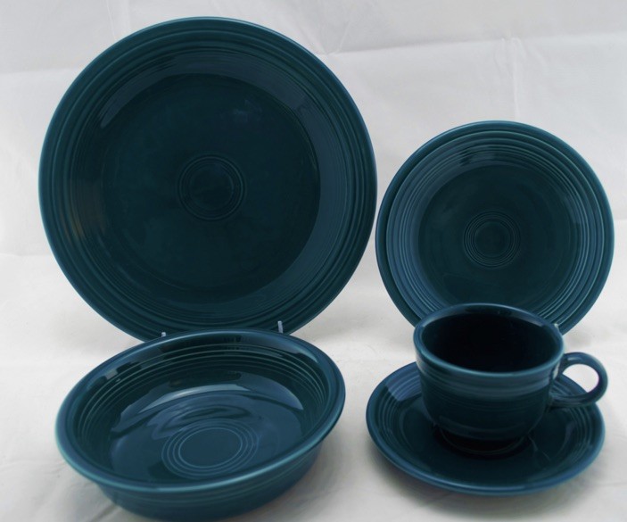 FIESTA JUNIPER 5 PIECE PLACE SETTING - NEW IN BOX -