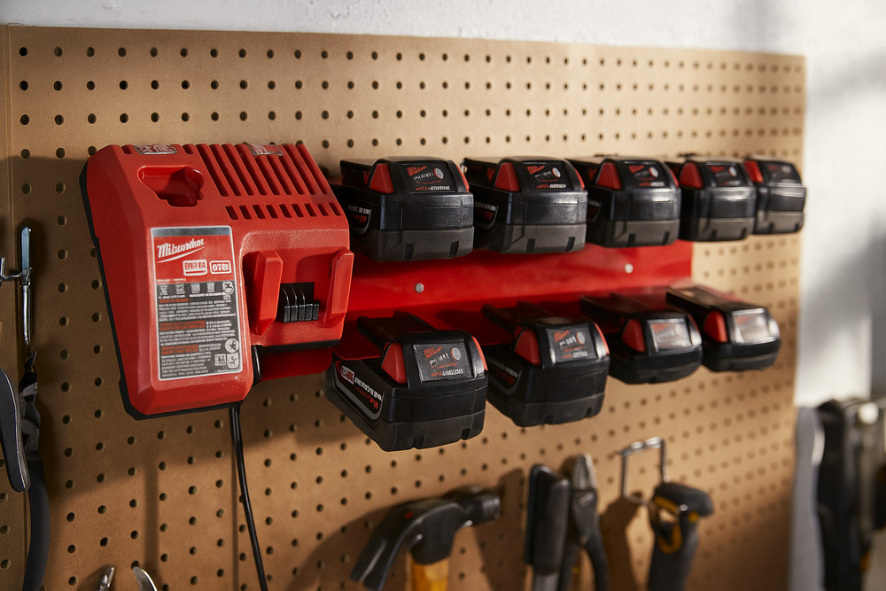 Milwaukee M18 Locking Battery Charging Station